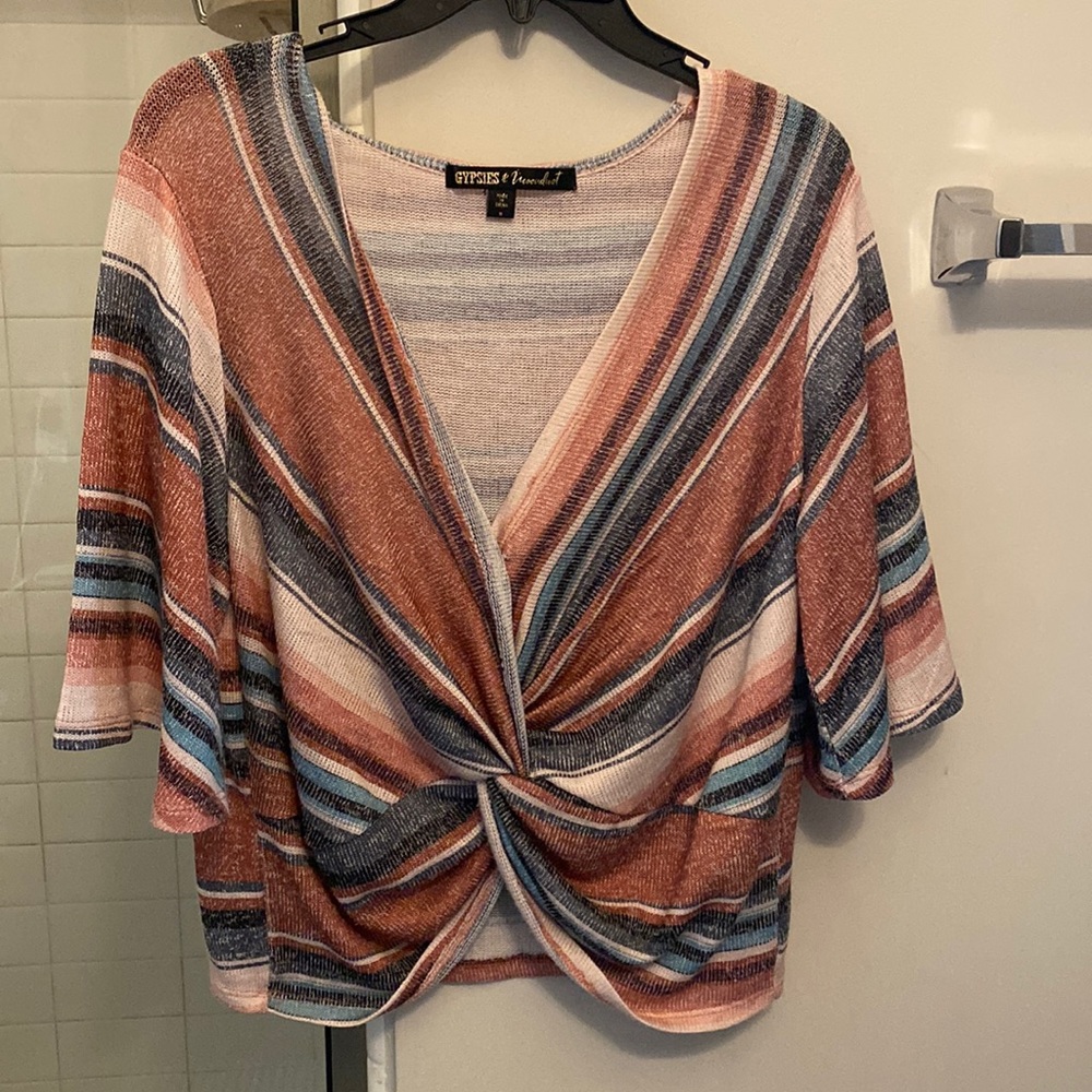 Twisted short sleeve top